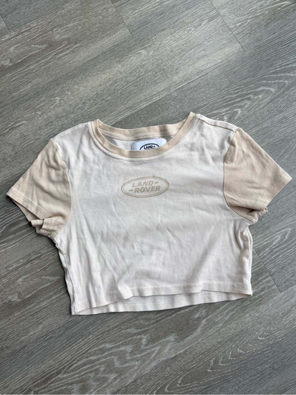 PacSun Beige Cream 'Land Rover' Cropped Tee